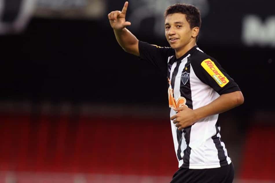 No São Paulo, Xandão vibra com retorno do esquema 3-5-2