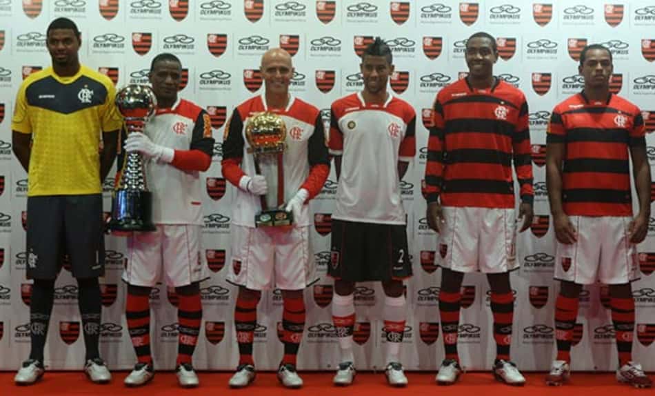 Flamengo lança nova linha de uniforme 2011