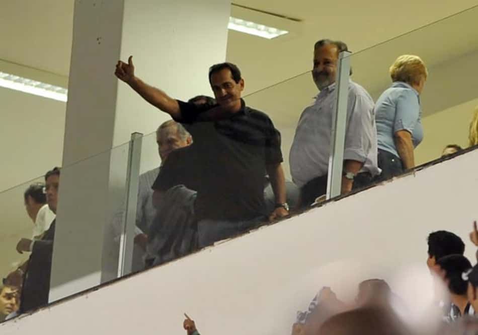Muricy acompanha Santos em camarote