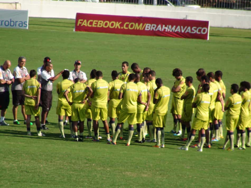 Cuca não contou com Pierre e Cambalhota em treino