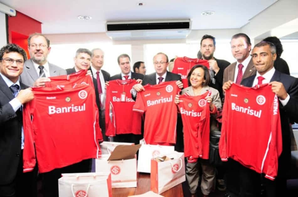 Romário bota fogo na disputa entre arenas da dupla Gre-Nal