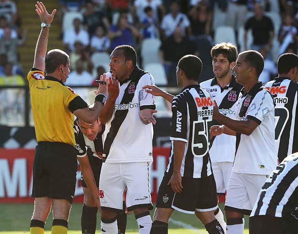 Atlético-MG empata com Vasco e vê o título brasileiro ficar com o Flu