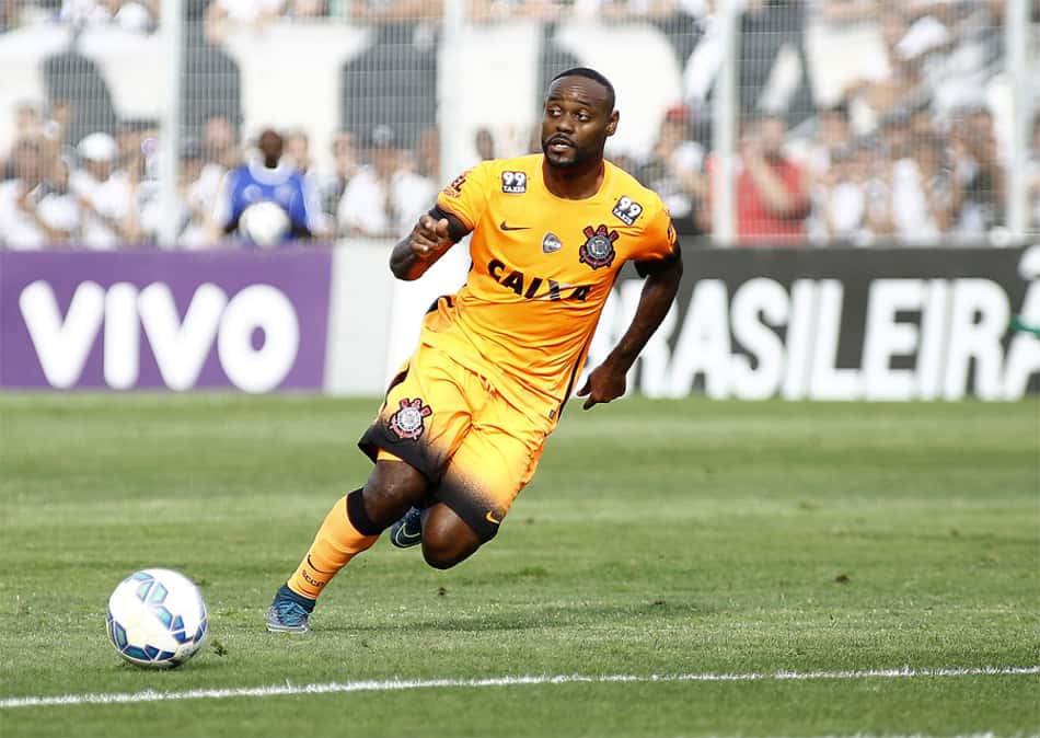 Love vira artilheiro no Timão e mira melhor marca de gols em Brasileiros