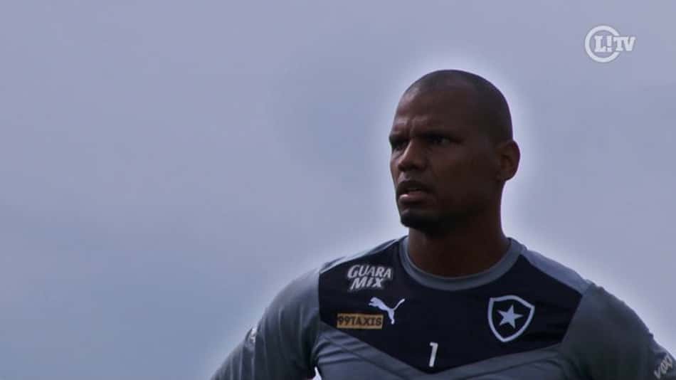 VÍDEO: Jefferson treina seus 'milagres' no gol do Botafogo