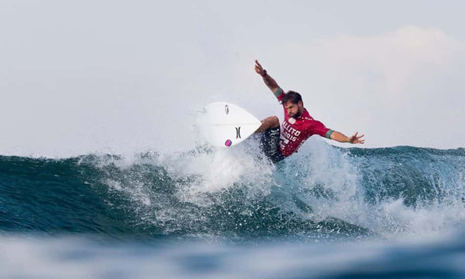 Alejo Muniz coloca corpo à prova na etapa brasileira do WCT após lesão