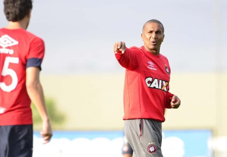 Cristóvão Borges quer Atlético-PR buscando objetivos no Brasileiro