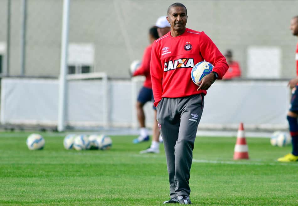 Atlético-PR terá duas baixas para o confronto com a Chapecoense