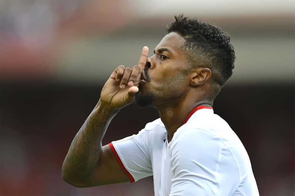 Wesley condena racismo contra Michel Bastos: 'Isso é uma vergonha'
