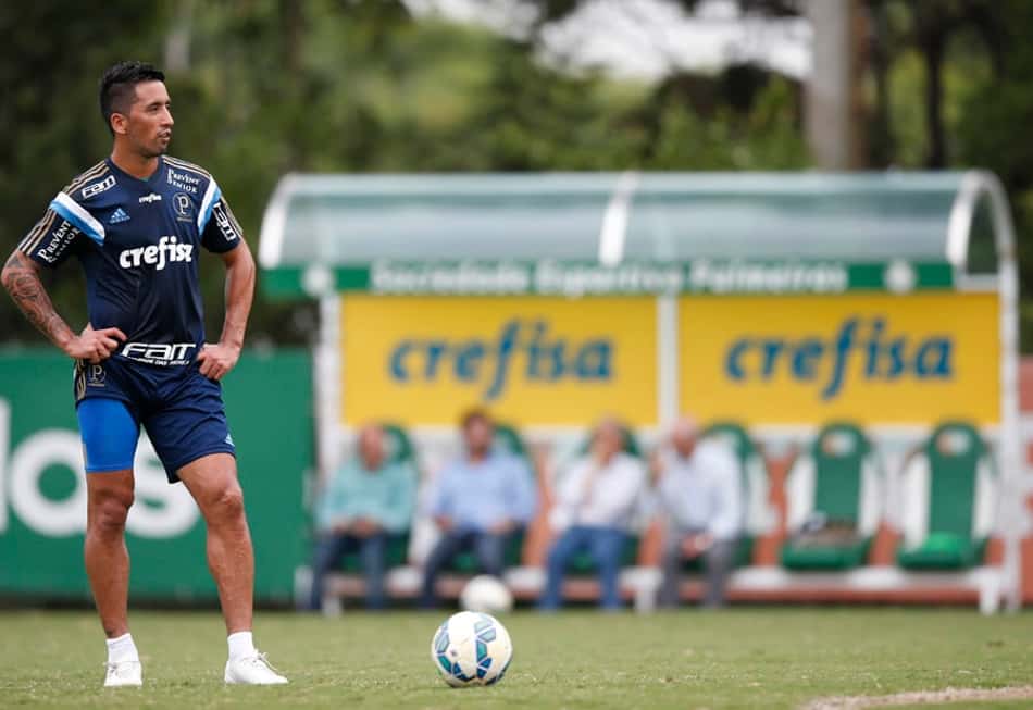 Barrios: 'Quantos torcedores havia na Vila? 15 mil? Imaginem com 40 mil?'