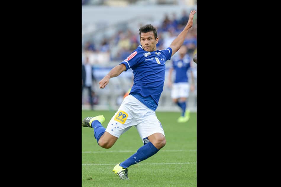 Com Henrique, Cruzeiro divulga relacionados para jogo com Grêmio