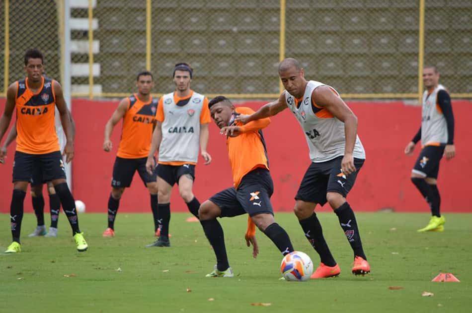 Jorge Wagner pede calma ao Vitória na reta final da Série B do Brasileiro