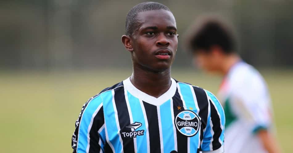 Santos mira 'novo Ronaldinho' do Grêmio, mas já estuda plano B