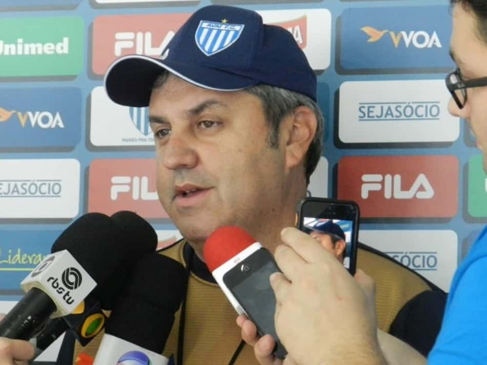 Coritiba oficializa Gilson Kleina como seu novo treinador