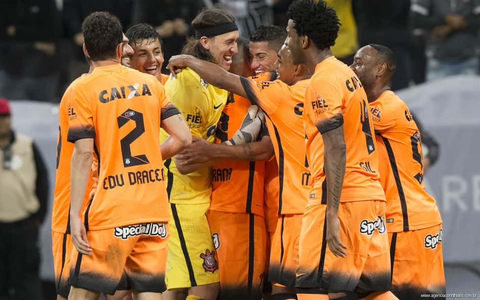 Jogadores do Corinthians, de uniforme laranja (Foto: Daniel Augusto Jr/Ag Corinthians)