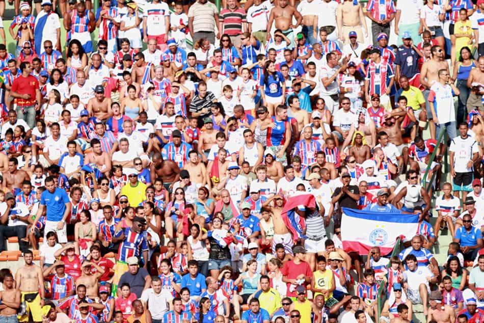 Torcida do Bahia é duas vezes maior que a do Vitória, aponta pesquisa