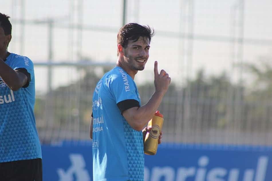 Grêmio renova com jovem promessa da base até 2018