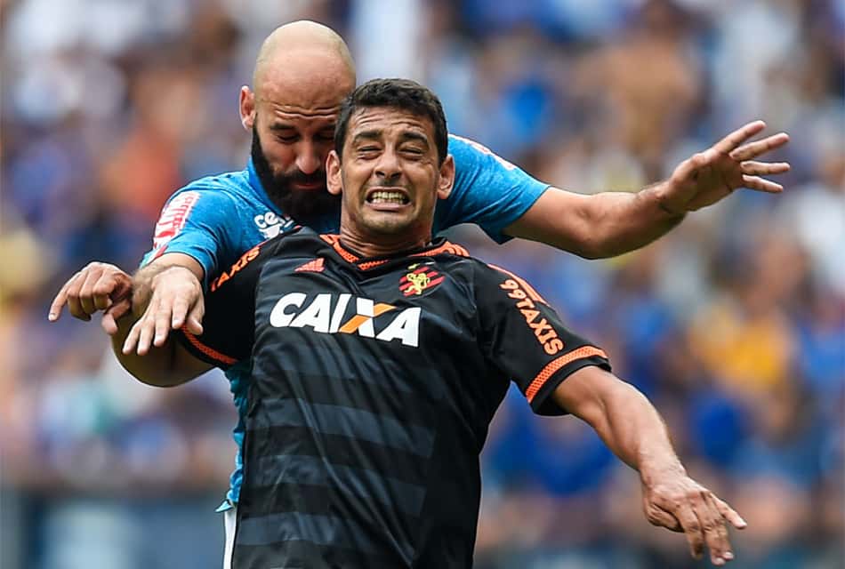 Diego Souza na bronca após derrota: 'Arbitragem fraca. Pode me punir'