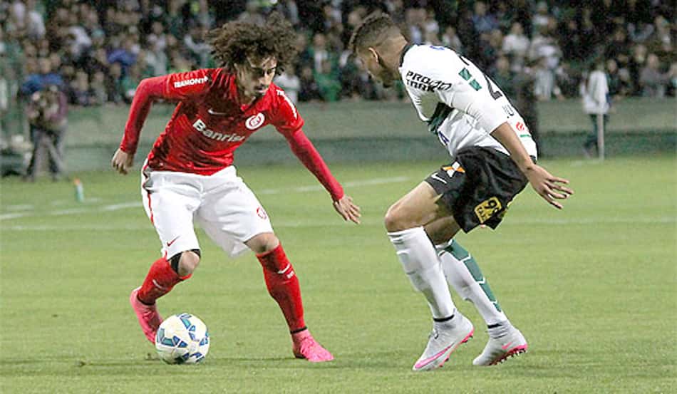 Valdivia (Foto: Guilherme Artigas/Fotoarena/LANCE!Press)