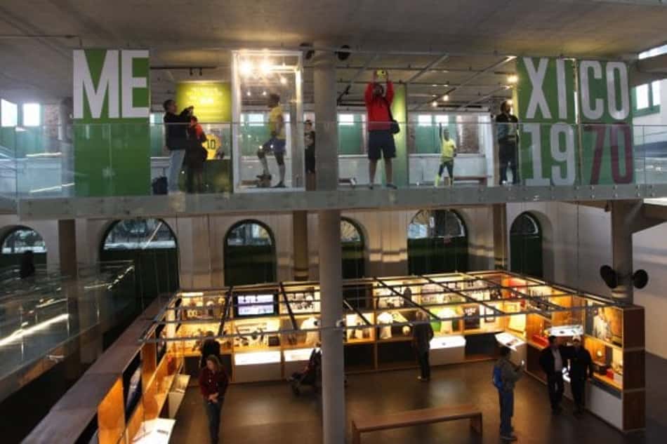 Artista plástico entra na Justiça contra Prefeitura de Santos e Museu Pelé por causa de estátua do Rei