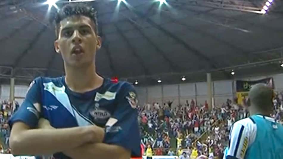 HOME - Intelli/Orlândia x Corinthians - Jogo de volta da semifinal da Liga Futsal - Douglas (Foto: Reprodução/Sportv)