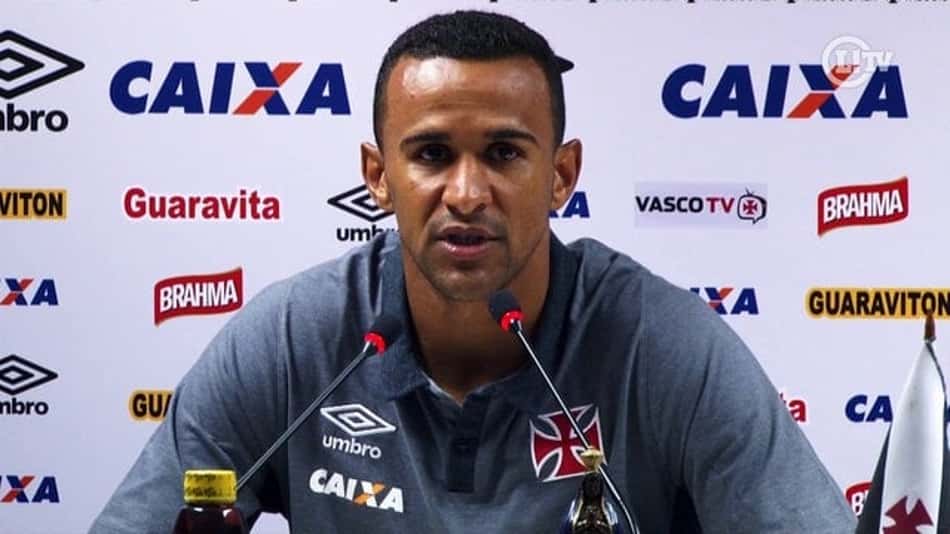 VÍDEO: Serginho discorda de Love e garante: 'Minha família sempre está em São Januário'