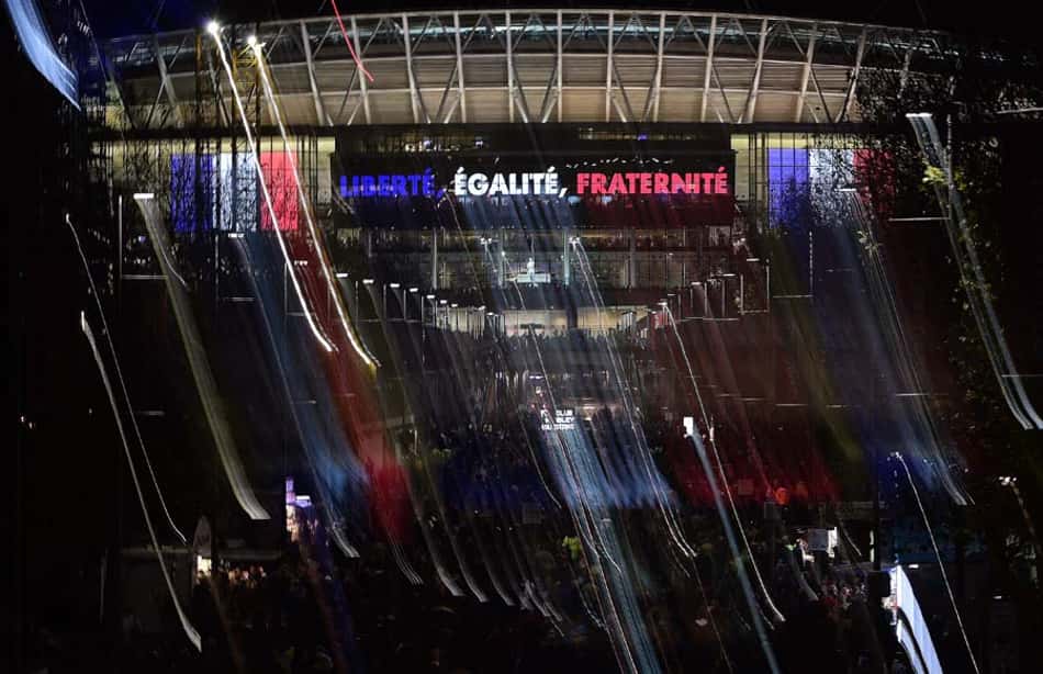 FOTOS – Inglaterra e França fazem amistoso após atentado em Paris