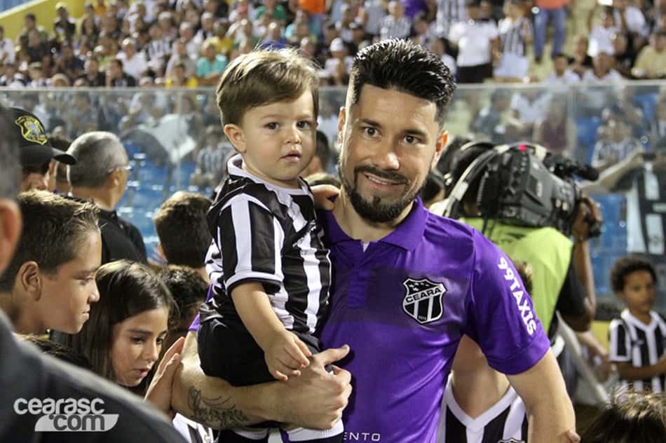 Ídolo do Ceará revela ansiedade para garantir acesso