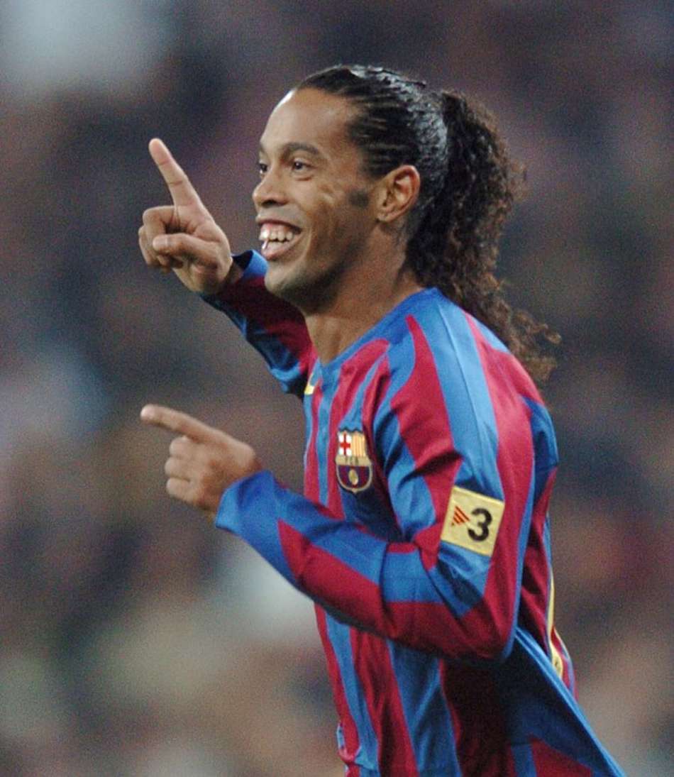 Ronaldinho revela que quase acertou com United antes do Barcelona