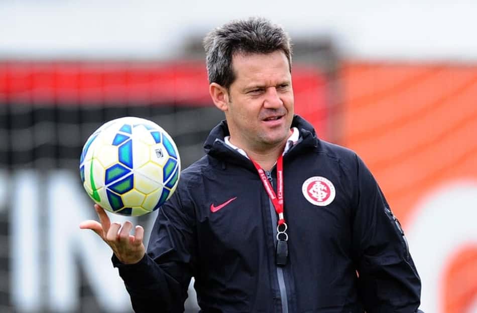 Argel conta com força do Beira-Rio e não vê favorito no Gre-Nal