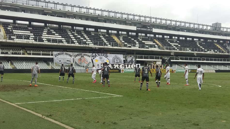 'Maduro', Corinthians goleia Santos fora e abre vantagem na final júnior