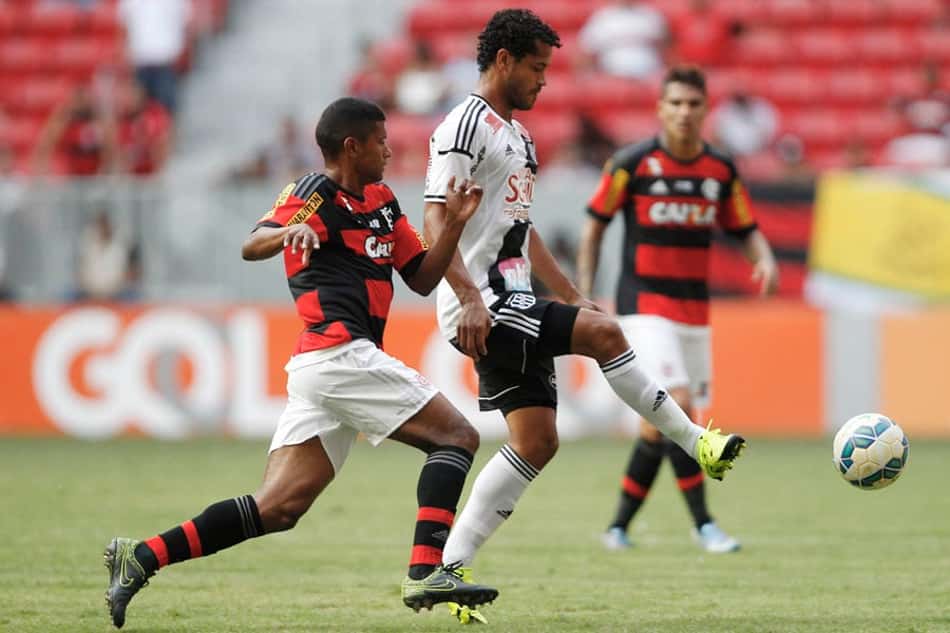 Em retorno ao Mané Garrincha, Flamengo só empata com a Ponte
