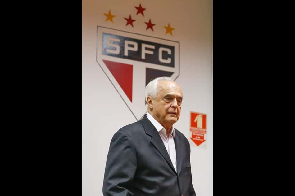Passional, Leco faz do São Paulo um filho e espera título para 'pintar o 7'