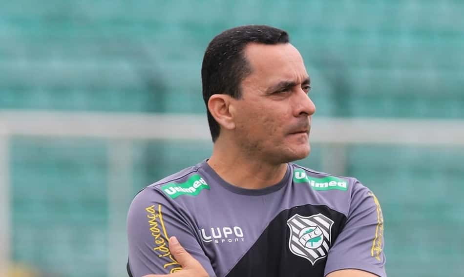 Treinador do Figueirense destaca que equipe atuou 'muito abaixo do que pode' diante da Chapecoense