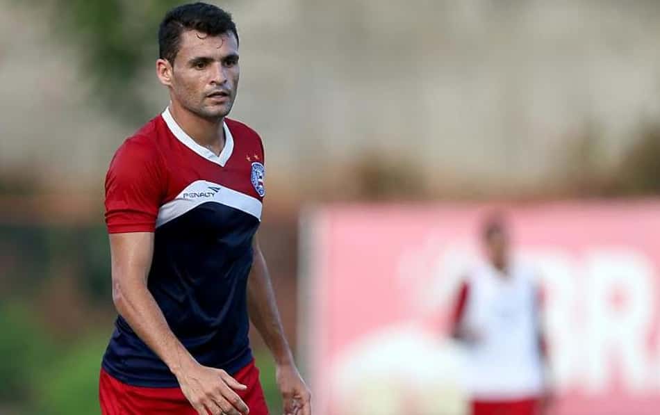 Volante se despede do Bahia e espera definir futuro nos próximos dias