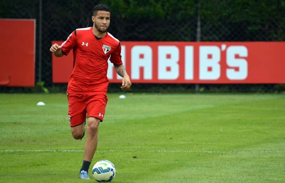Flamengo fica perto de Rodinei e esfria interesse em Bruno, do SP