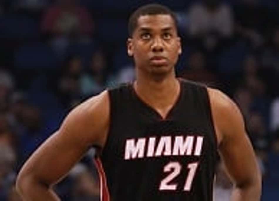 Hassan Whiteside perde espaço e luta para evitar frustração no Heat