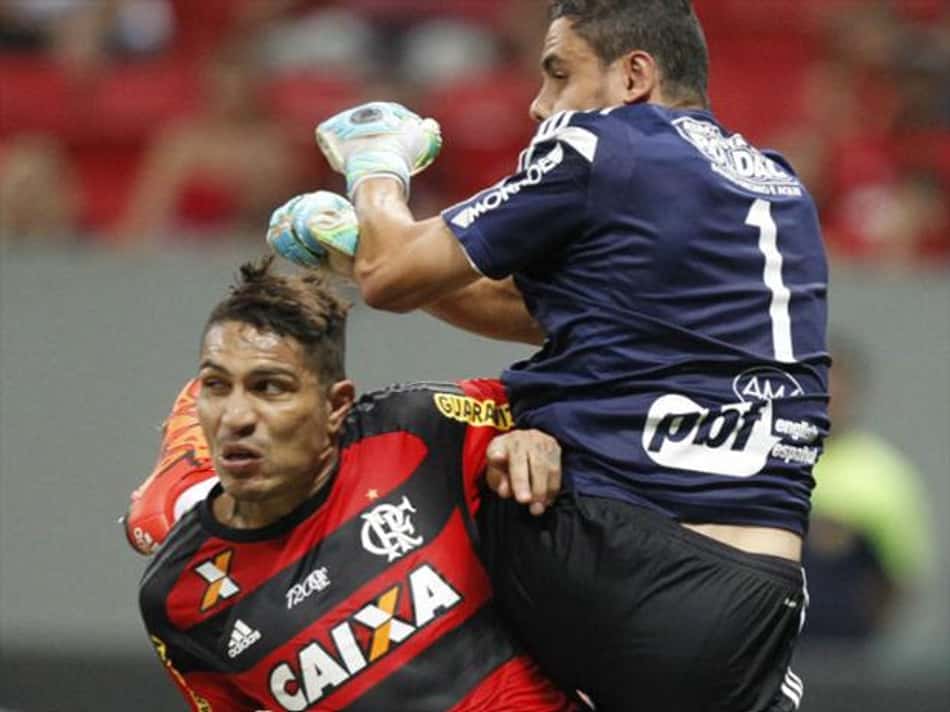 Atacante da Ponte 'tira o chapéu' para companheiro de equipe