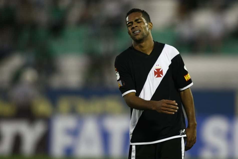 Clube, clima e elenco: as semelhanças e diferenças do Vasco em que Alex Teixeira surgiu para o que ele retorna