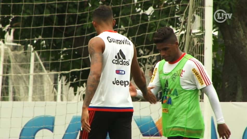 VÍDEO: Com desempenho de camisa 10 titular, 'Almito' destrói em treino do Fla