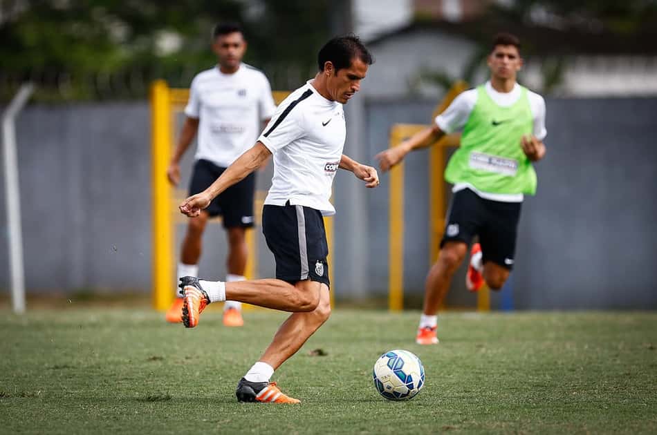 Experiente entre reservas do Santos, Ledesma cita 'necessidade' de vitória