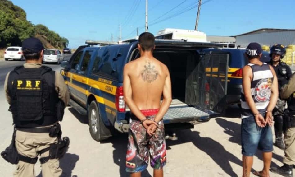 Torcedores do Corinthians são detidos em Pernambuco antes de jogo