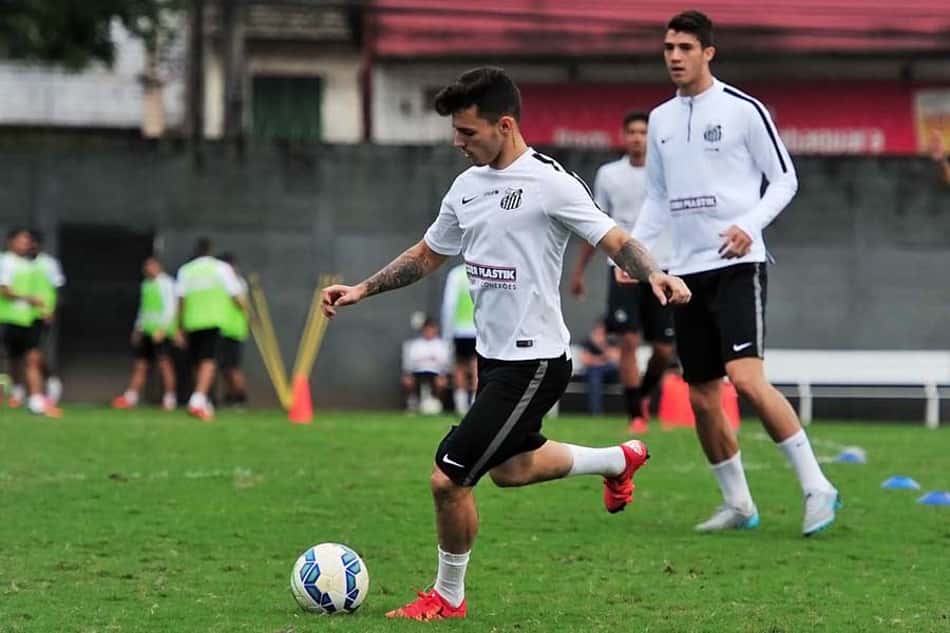 Entre 'gigantes', juventude e sonhos de defensores são armas do Santos