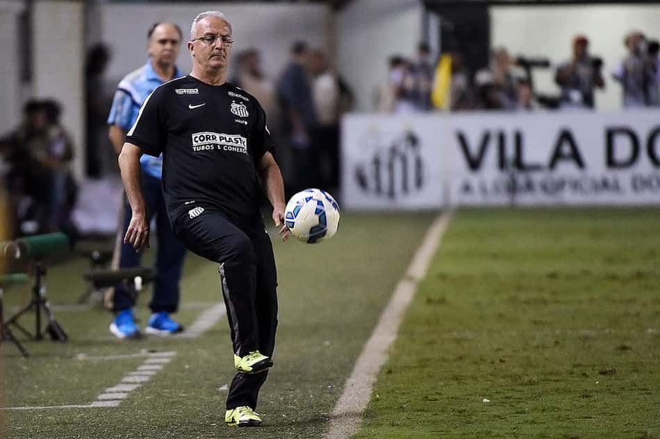 Quase impecável, Dorival tem time mais experiente e seguro que 2010
