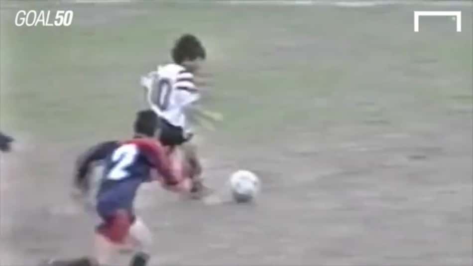 VÍDEO: Veja Messi em ação pelo Newell's Old Boys quando era criança