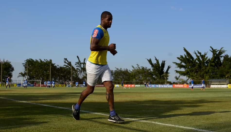Dedé é titular no primeiro treino tático do Cruzeiro no ano