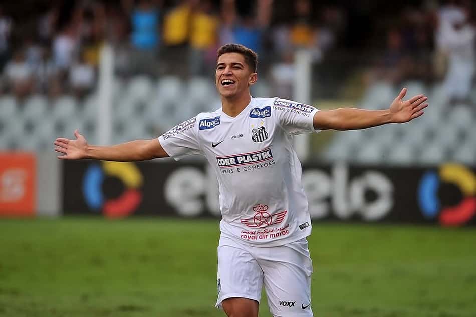 'Sucessor de Lucas Lima' vê evoçução e faz Santos esfriar negócio por meia