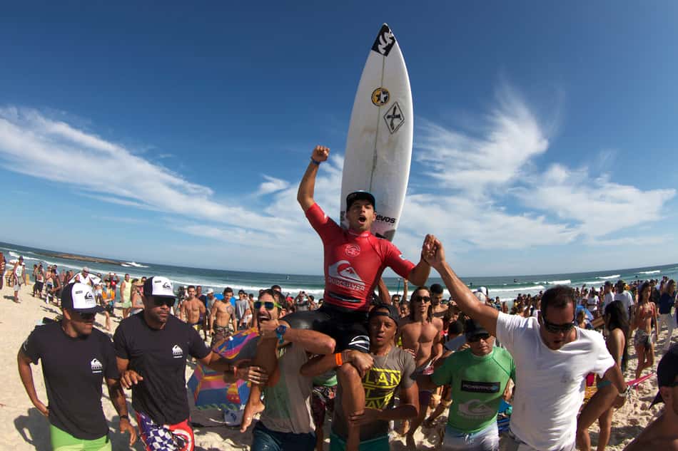 Liga Mundial de Surfe faz ameaça a eventos no Brasil após calote
