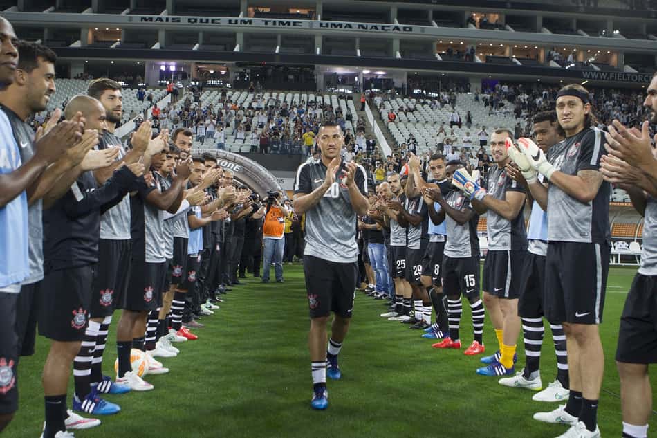 Presidente do Corinthians diz que Ralf 'já foi' e revela valor de multa