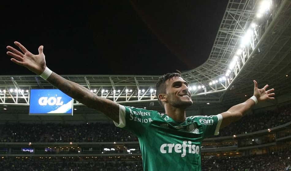 Espera do Palmeiras por 'sim' sobre Rafael Marques chega a uma semana