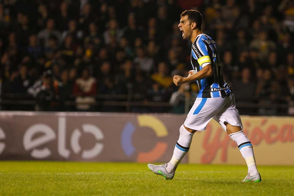 Grêmio usa tempo sem jogos para retorno de Maicon e Edílson